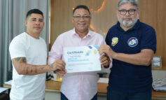 Prefeito Chico Nó recebe certificado de Honra ao Mérito da Abrace